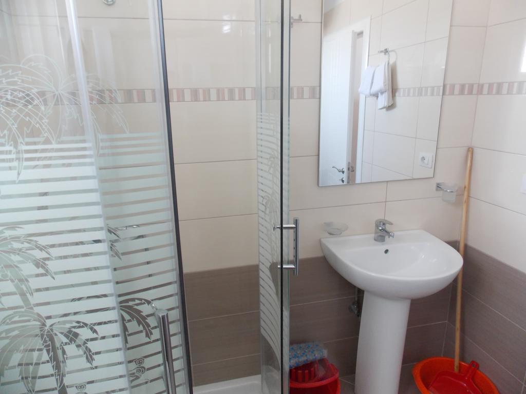 Blue Sea Apartments Sarande Ngoại thất bức ảnh