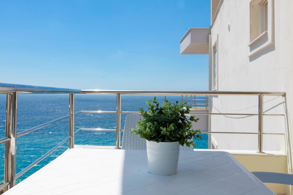 Blue Sea Apartments Sarande Ngoại thất bức ảnh