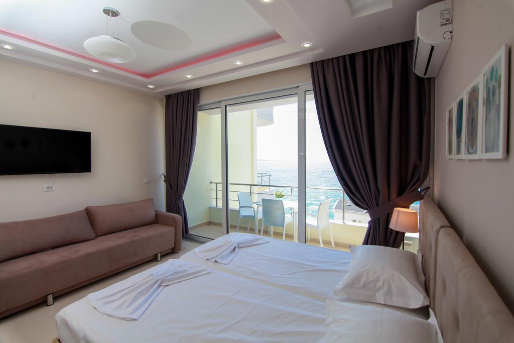 Blue Sea Apartments Sarande Ngoại thất bức ảnh